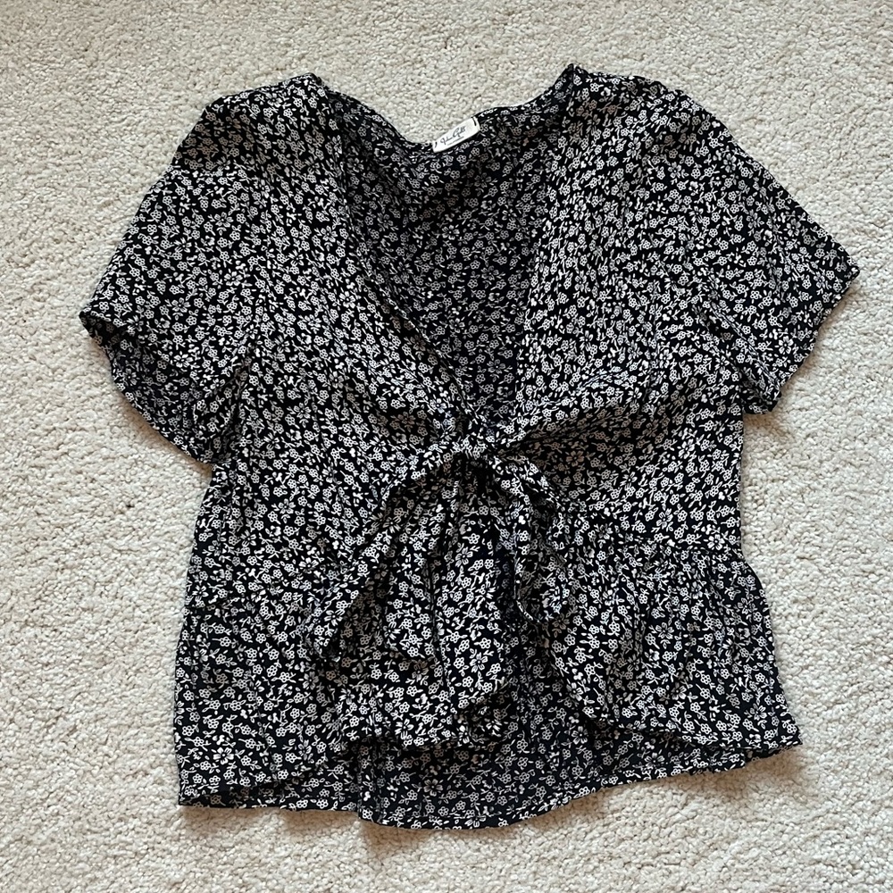 Rare Brandy Melville/John Galt Tie Front Top